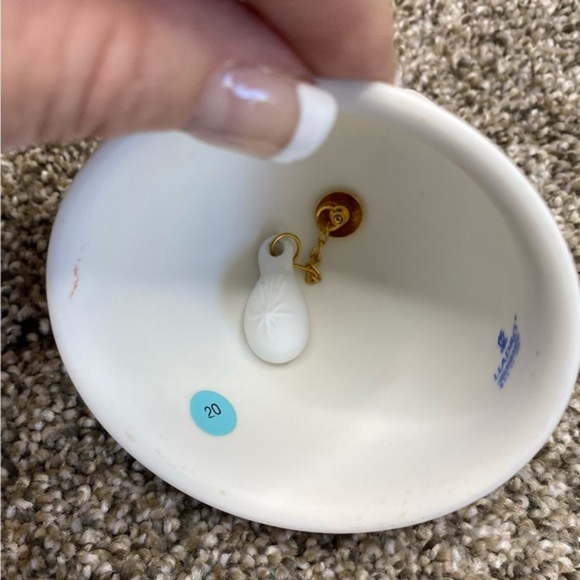 Lladro 1991 Annual Matte Porcelain Christmas Bell Ornament 5803 Nativity Scene - Picture 4 of 6